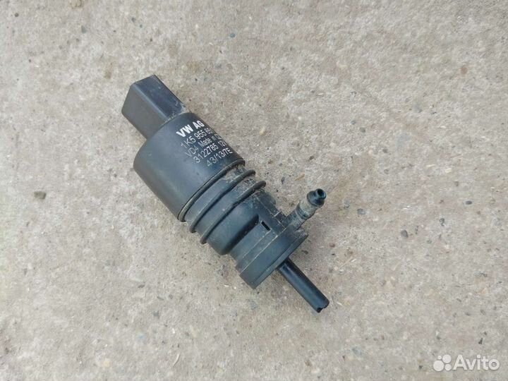 Моторчик стеклоомывателя Volkswagen Polo Sedan