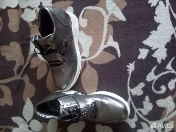 Ботинки женские