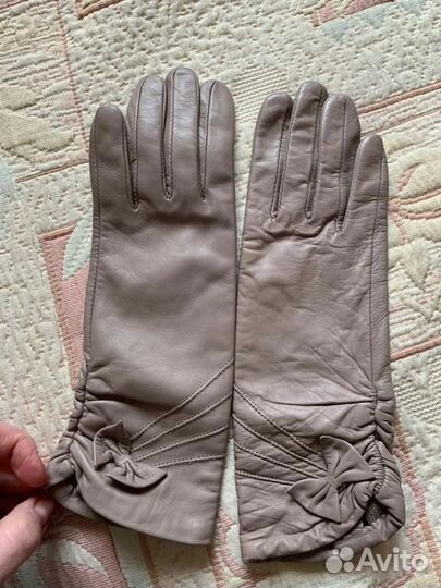 Перчатки кожаные, палантин шарф шелк, Италия