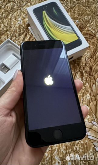 iPhone SE (2020), 64 ГБ