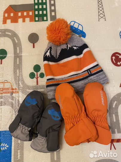 Зимняя шапка, краги lassie