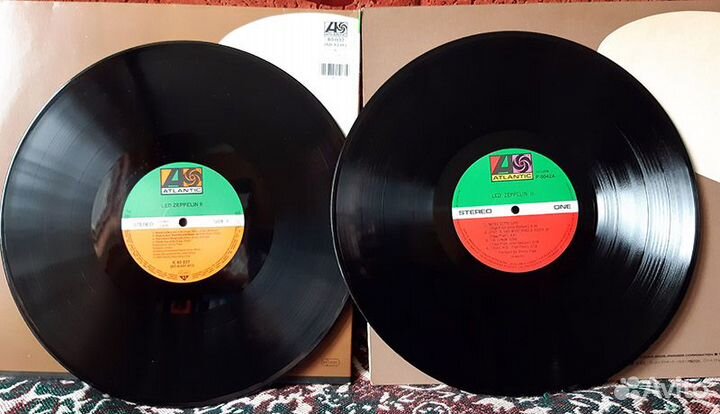 Винил Led Zeppelin, Robert Plant из Японии