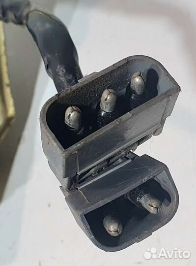 Трапеция стеклоочистителей Saab 9000