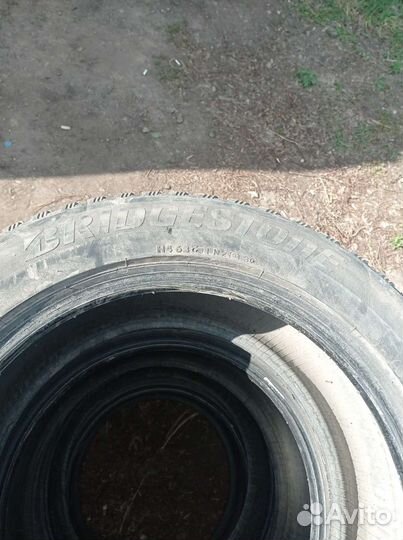 Bridgestone Blizzak Spike-01 235/55 R17 103T
