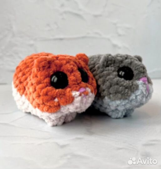 Вязаный хомячок из мема