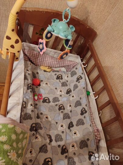 Детская кроватка с матрасом