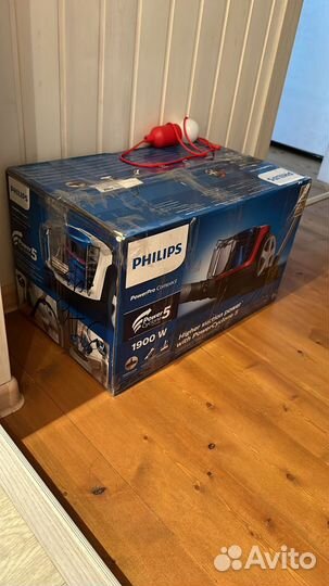 Коробка детских вещей