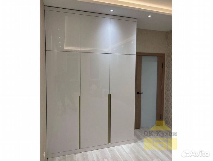 Шкаф купе с зеркалом