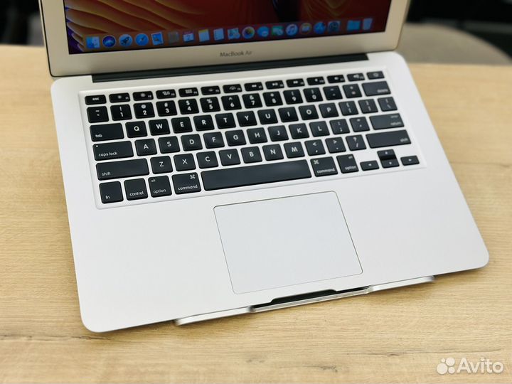 Apple MacBook Air 13 Core i5/ 256SSD 1цикл