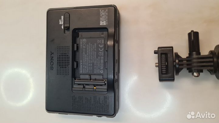 Накамерный монитор Sony CLM-V55