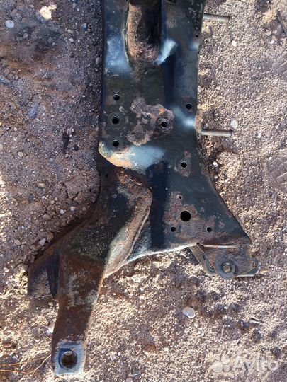 Подрамник lancer 9 wagon 2.0