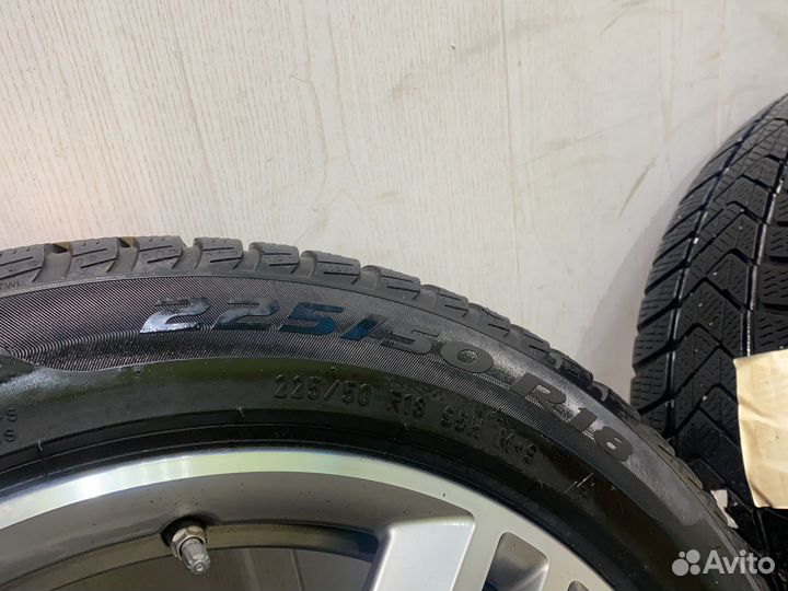 R18 Pirelli Winter Sottozero 3 225/50, PCD 5x112 DIA 52.5