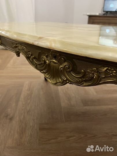 Винтажный стол оникс