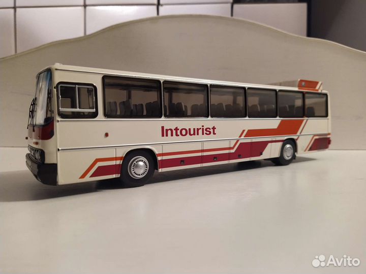 Икарус-250.70 земляничный Demprice 1:43