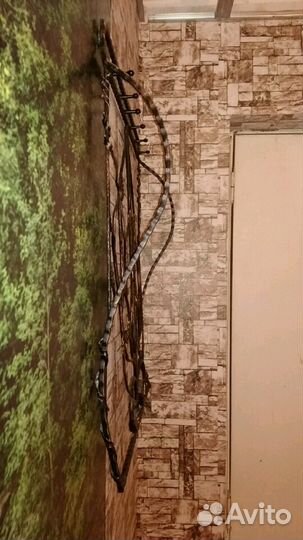 Кованая вешалка