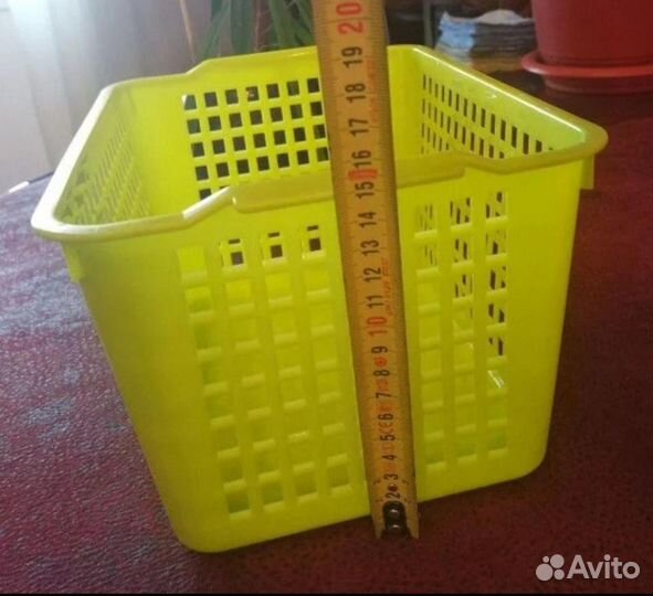 Удобные пластиковые ёмкости для хранения различных