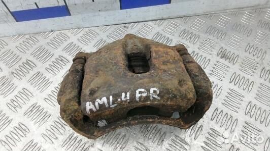 Суппорт тормозной передний правый toyota auris E15