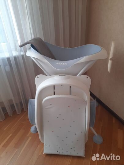 Ванночка для купания и пеленальный столик