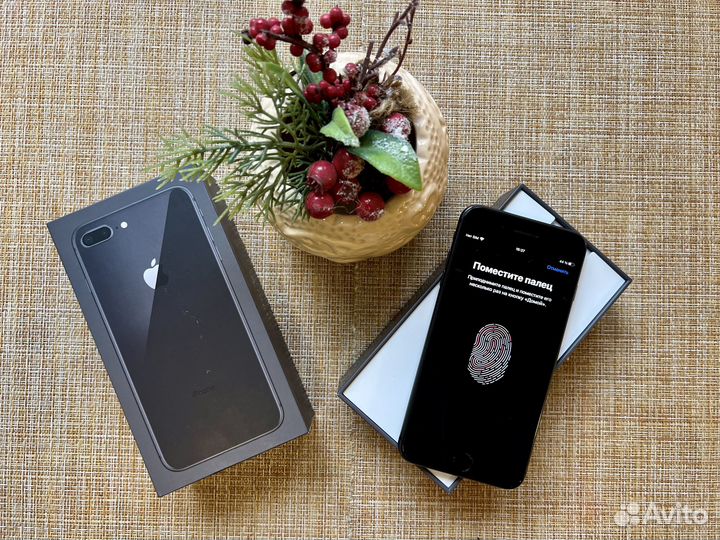 iPhone 8 Plus, 64 ГБ