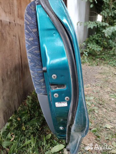 Дверь задняя правая ipsum sxm10