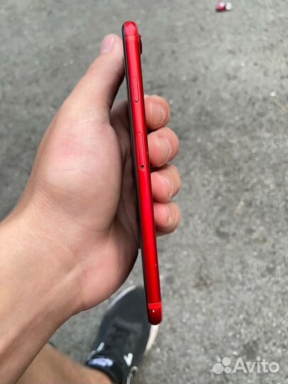 iPhone 7 red