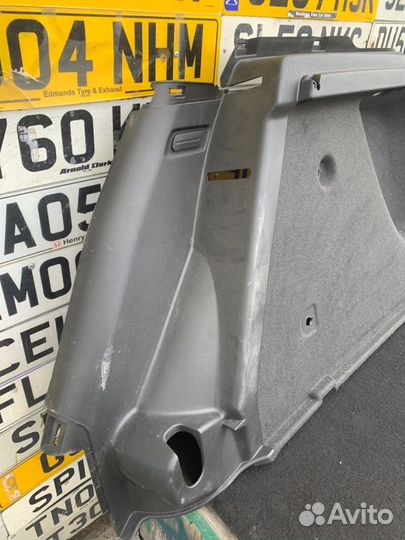 Обшивка багажника правая Chevrolet Cruze хэтчбек