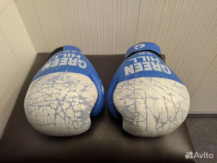 Боксерские перчатки 10 oz