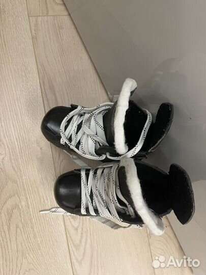 Хоккейные коньки bauer 26р