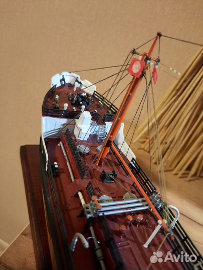 Модель корабля танкер 