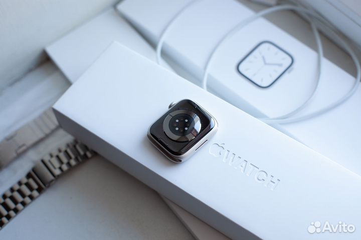 Apple Watch Series 7 45 mm Starlight