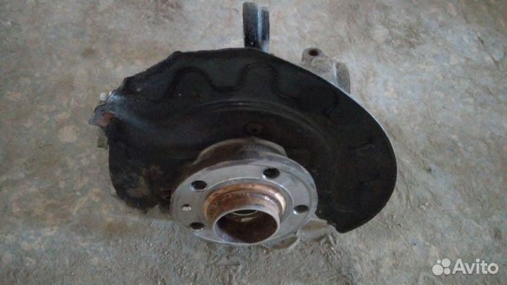 Кулак поворотный правый со ступицей VW Polo 2014