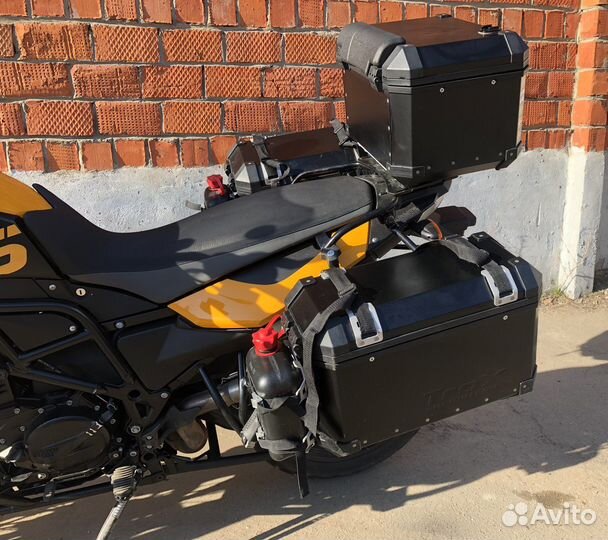 Центральный и боковые кофры с крепежом