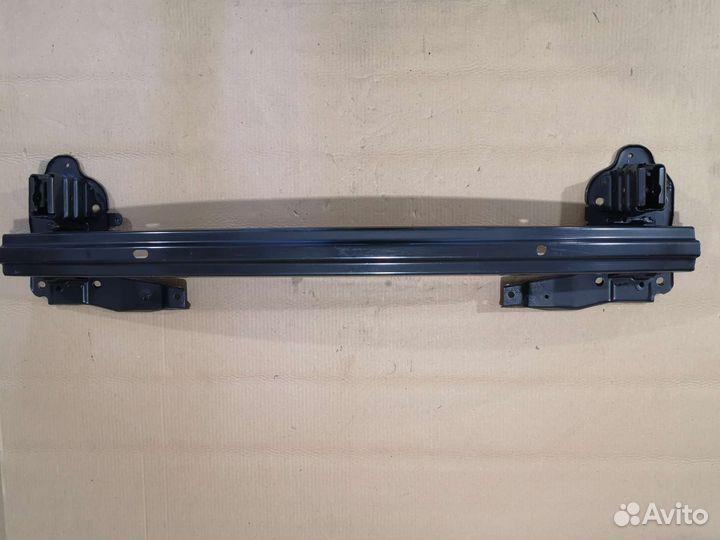 Усилитель переднего бампера Kia Sportage 2 2004-20