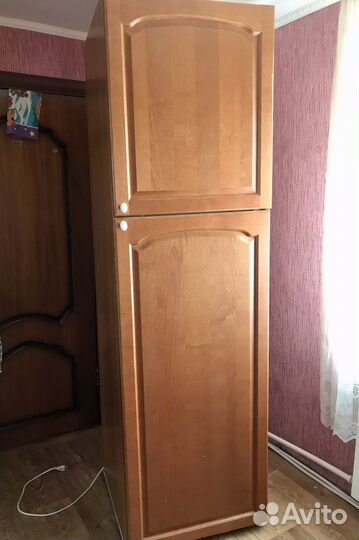 Холодильник встроенный в шкаф