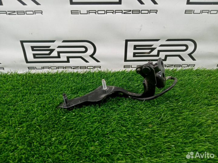 Петля багажника правая Range Rover Sport 2