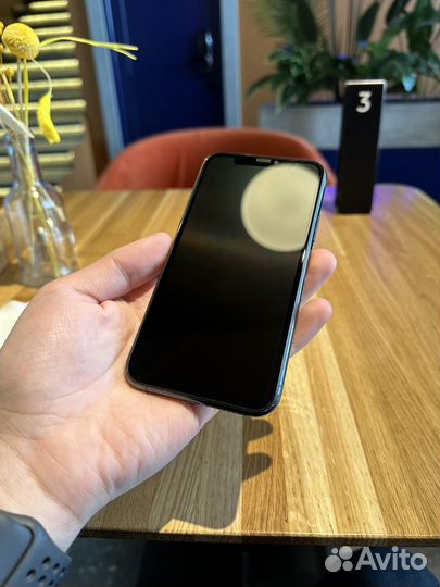 iPhone 11 Pro, 64 ГБ