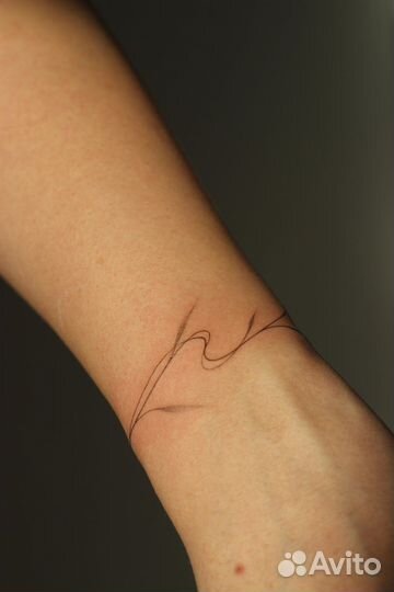 Тонкие тату без подплытия и синевы