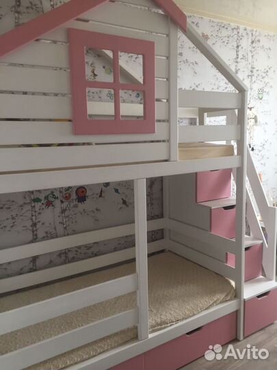 Детская кроватка-домик