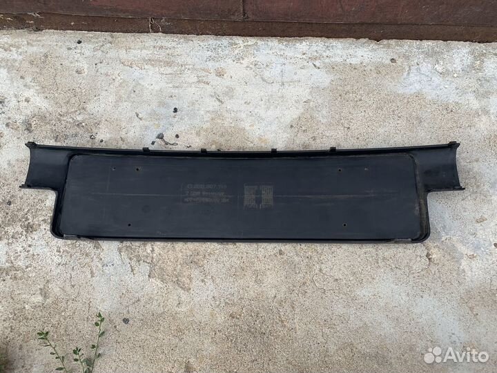 Накладка переднего бампера под номер VW Passat B5