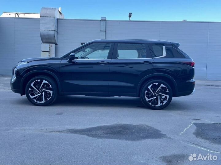 Mitsubishi Outlander 2.5 CVT, 2022