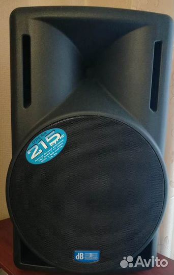 DB Technologies opera Lyric 215