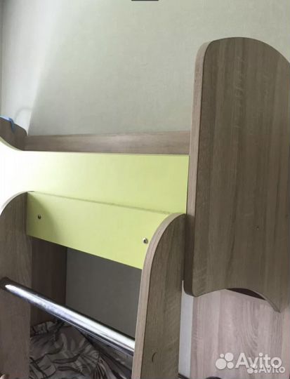 Двухъярусная кровать