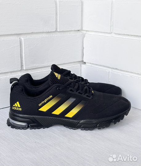 Новые мужские кроссовки Adidas