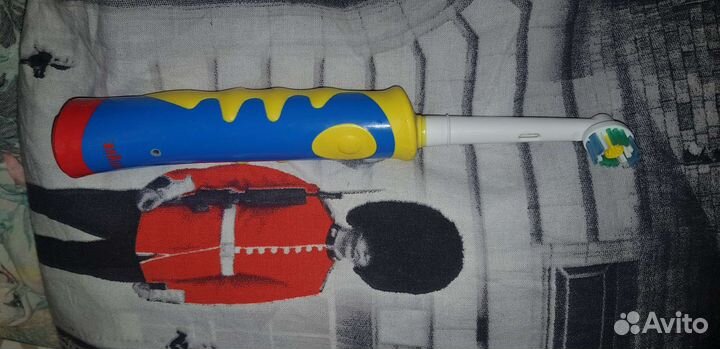 Зубная щетка электрическая Oral b детская звук