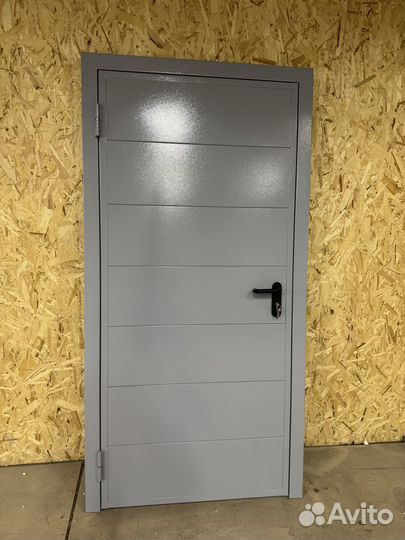 Дверь входная железная новая