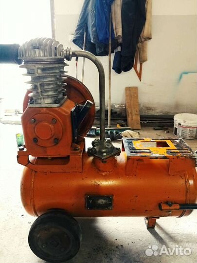 Воздушный компрессор