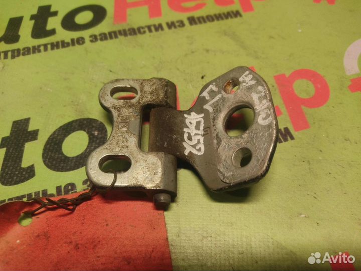 Петля двери mercedes E-class W210 перед лево