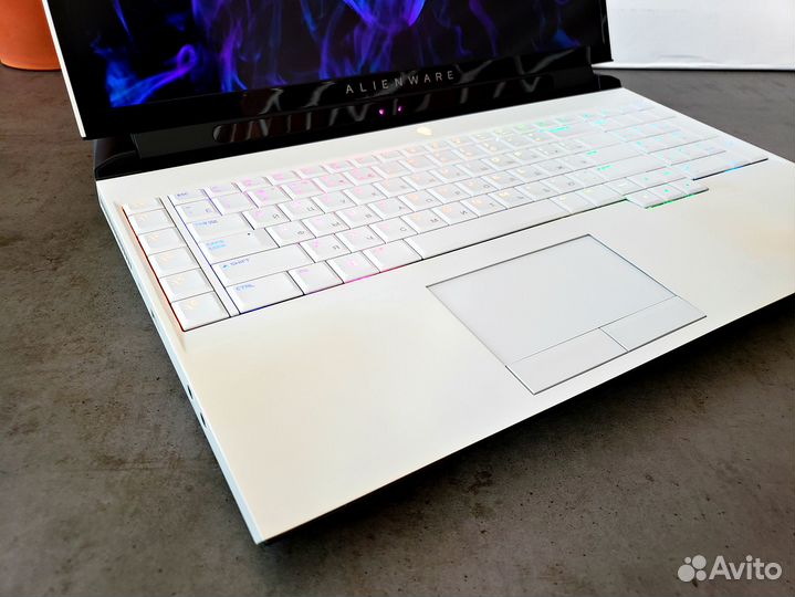 Alienware Area 51M - i9 9900K + RTX 2080 200 Вт