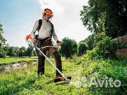 Покос травы триммером