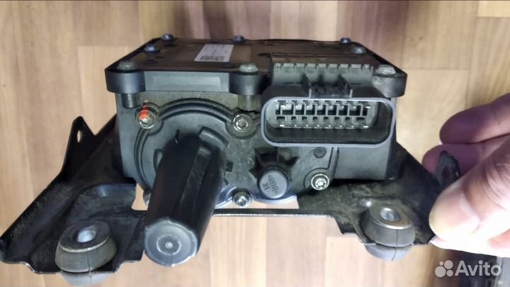 Моторчик стояночного тормоза Opel Insignia